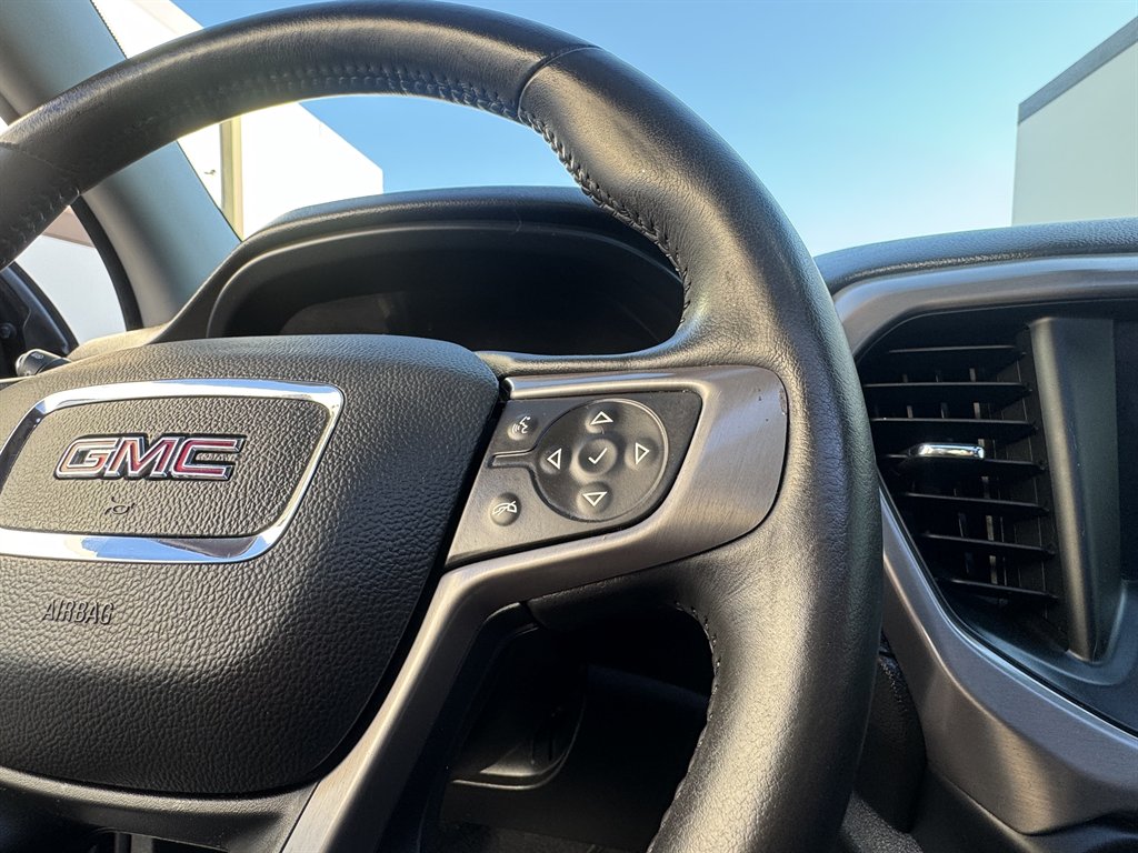 2022 GMC Acadia AT4 AWD photo
