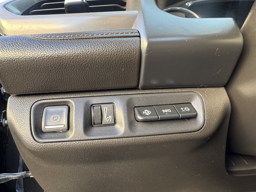 2022 GMC Acadia AT4 AWD photo