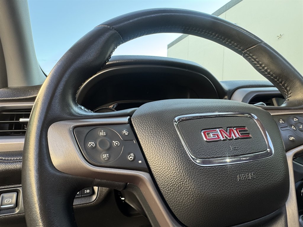 2022 GMC Acadia AT4 AWD photo