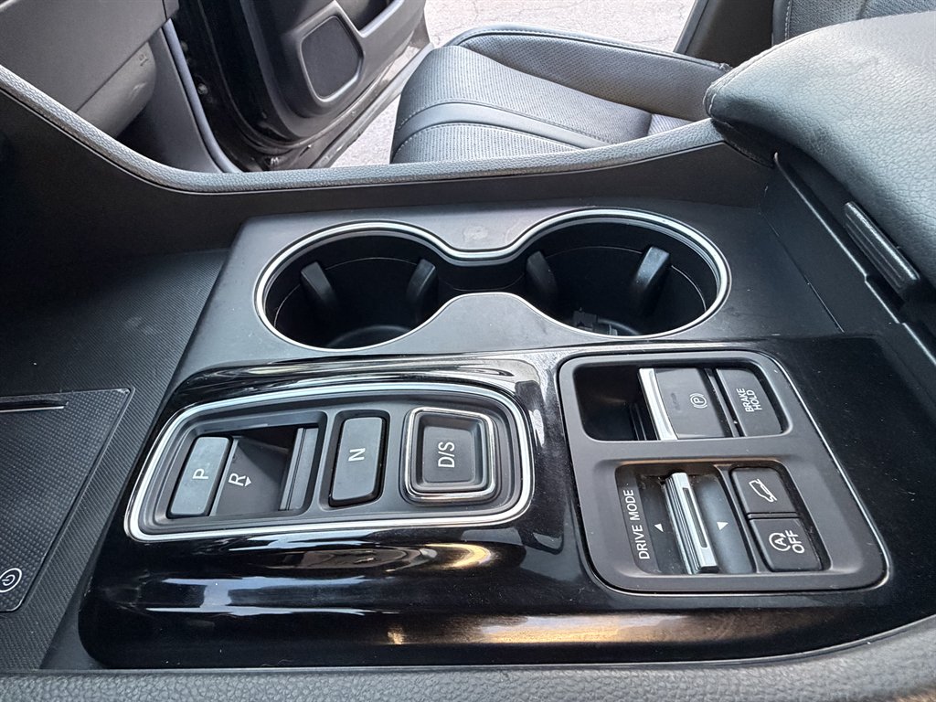2025 Honda Pilot - $31,990