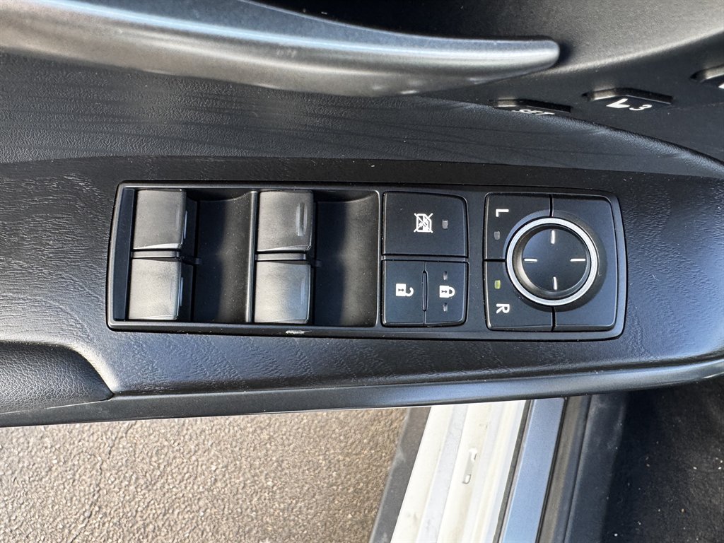 2024 Lexus ES - $27,990