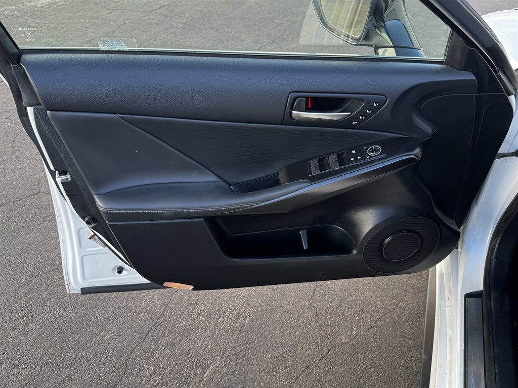 2024 Lexus ES - $27,990
