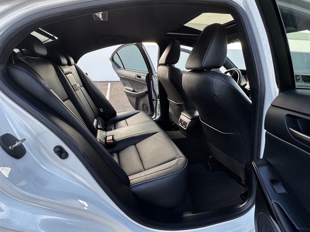 2024 Lexus ES - $27,990