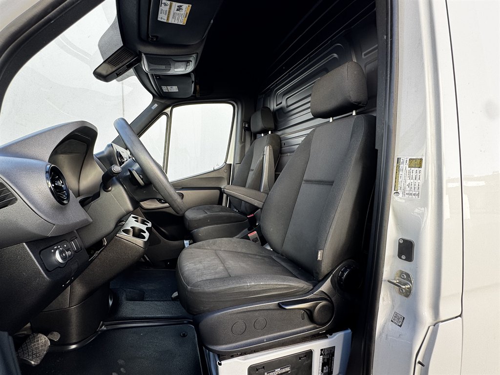 2023 Mercedes-Benz Sprinter - $31,990