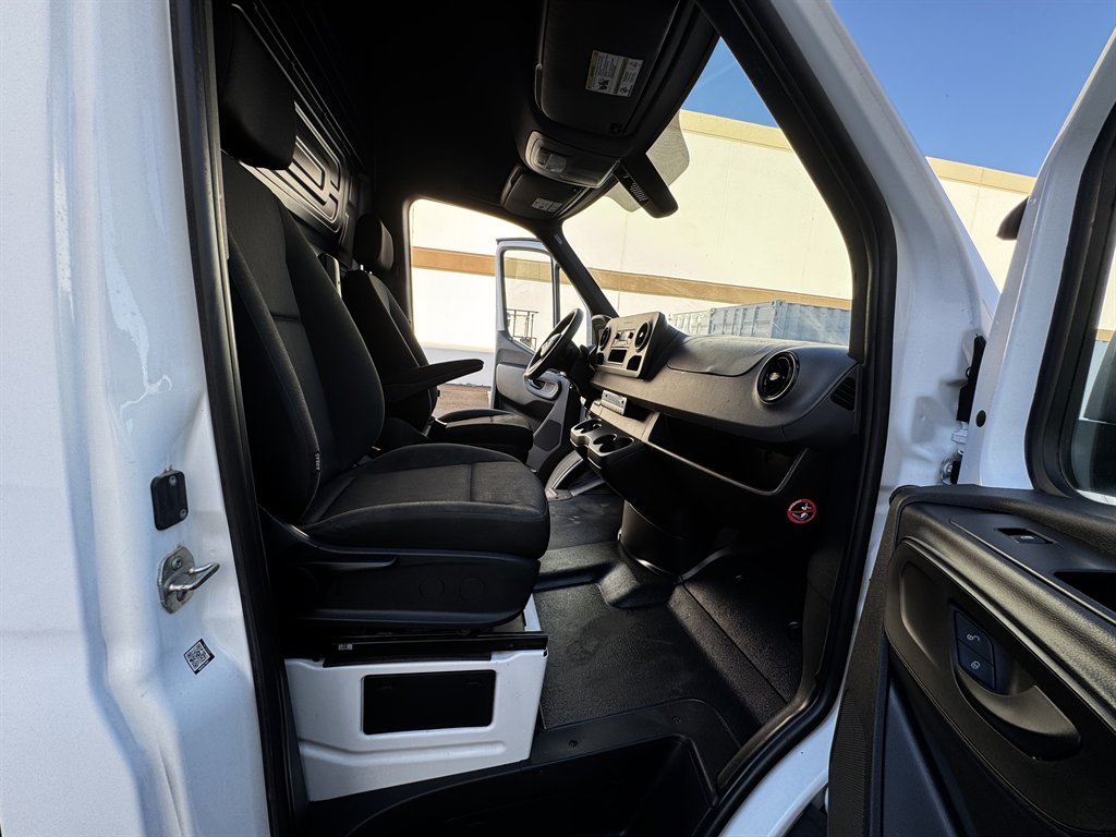 2023 Mercedes-Benz Sprinter - $31,990