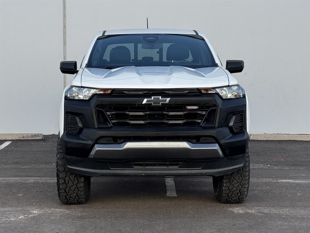 2023 Chevrolet Colorado - $22,990