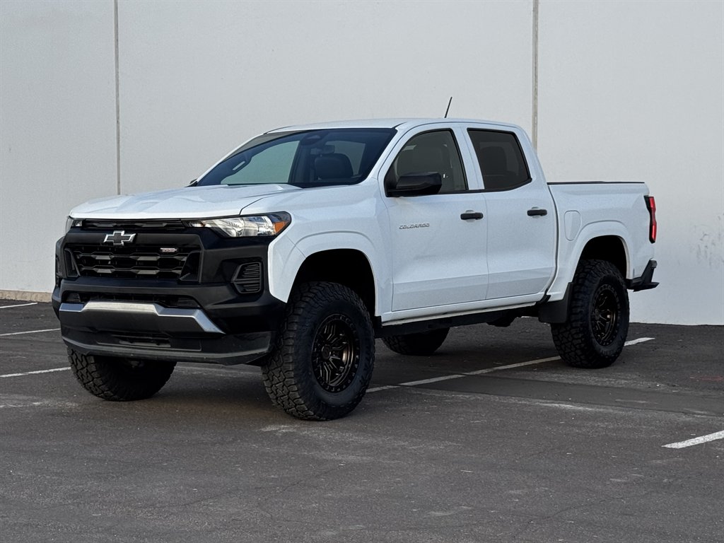 2023 Chevrolet Colorado - $22,990