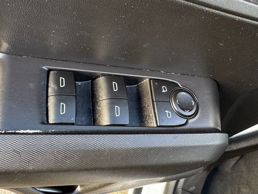 2023 Chevrolet Colorado - $22,990