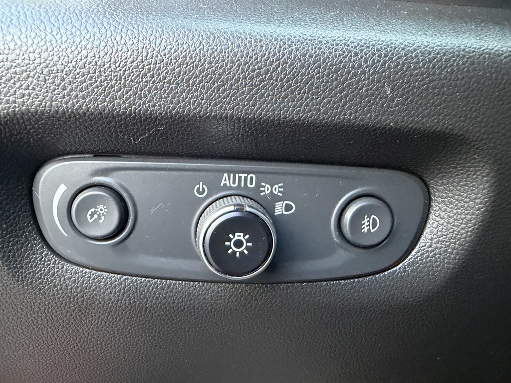 2021 Chevrolet Traverse - $16,990