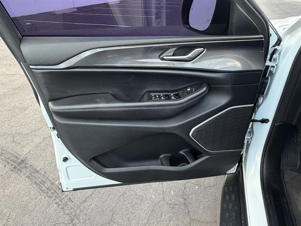 2021 Jeep Cherokee - $19,990