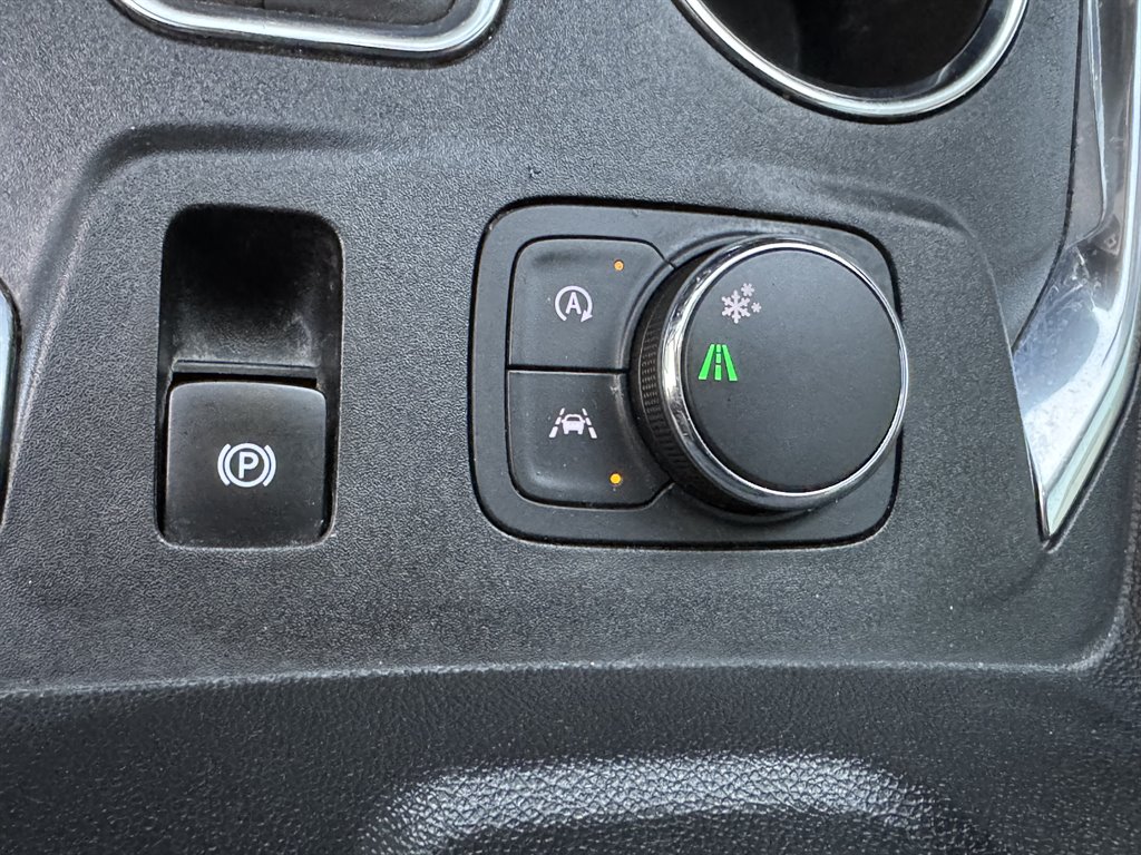 2022 Chevrolet Traverse - $19,990
