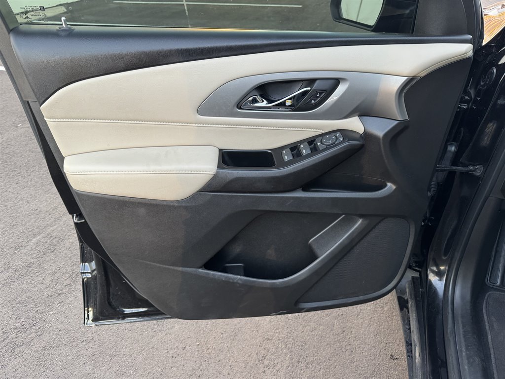 2022 Chevrolet Traverse - $19,990