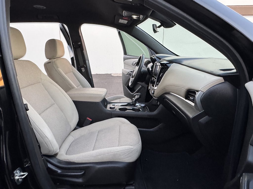 2022 Chevrolet Traverse - $19,990