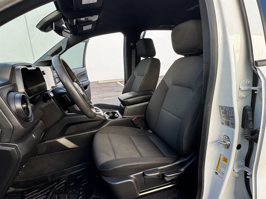 2025 Chevrolet Colorado - $24,990