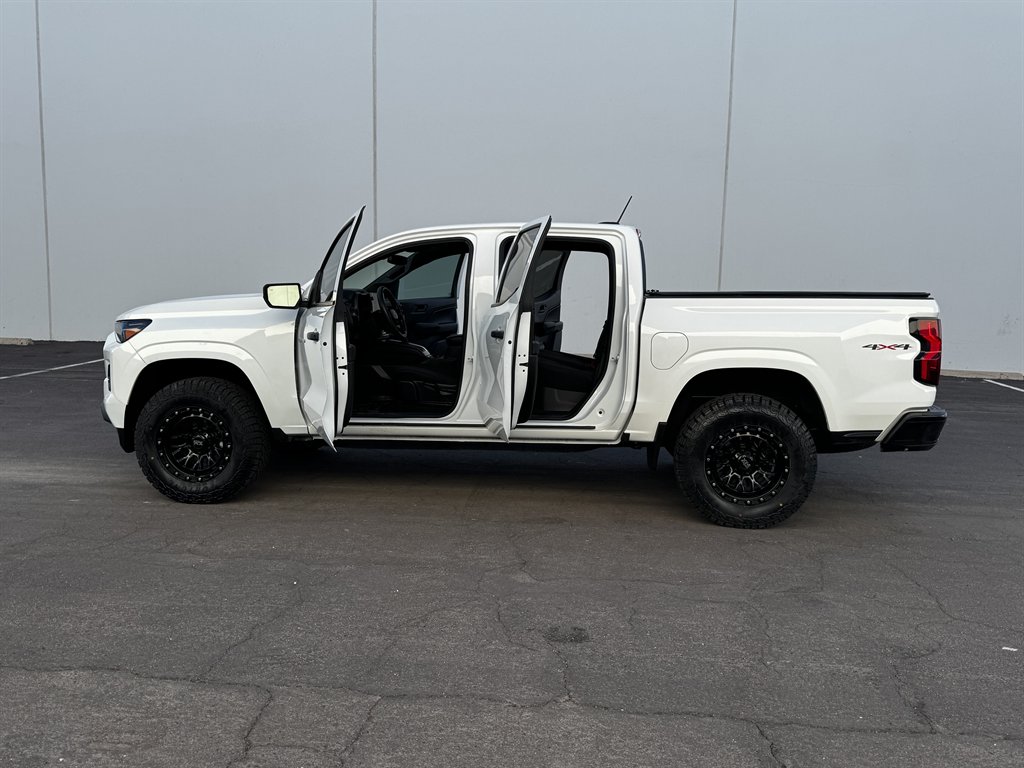 2025 Chevrolet Colorado - $24,990