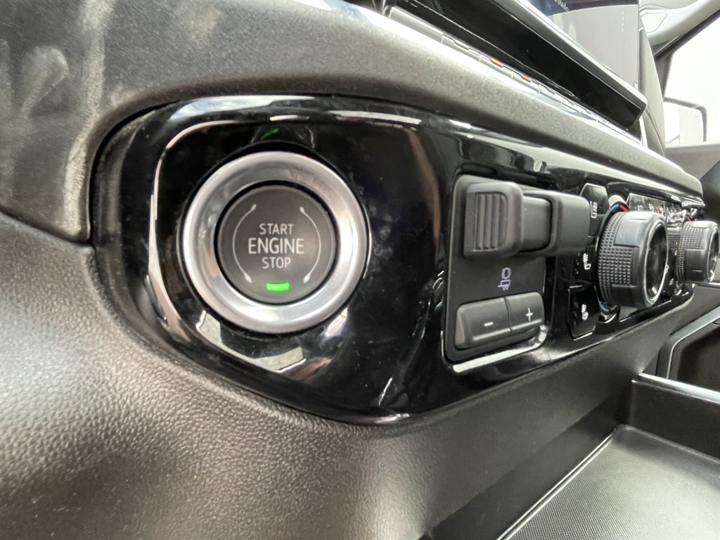 2024 Chevrolet Silverado 1500 - $38,990