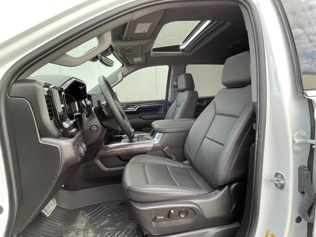 2024 Chevrolet Silverado 1500 - $38,990