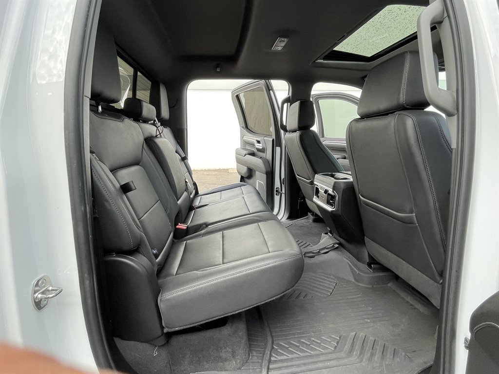2024 Chevrolet Silverado 1500 - $38,990