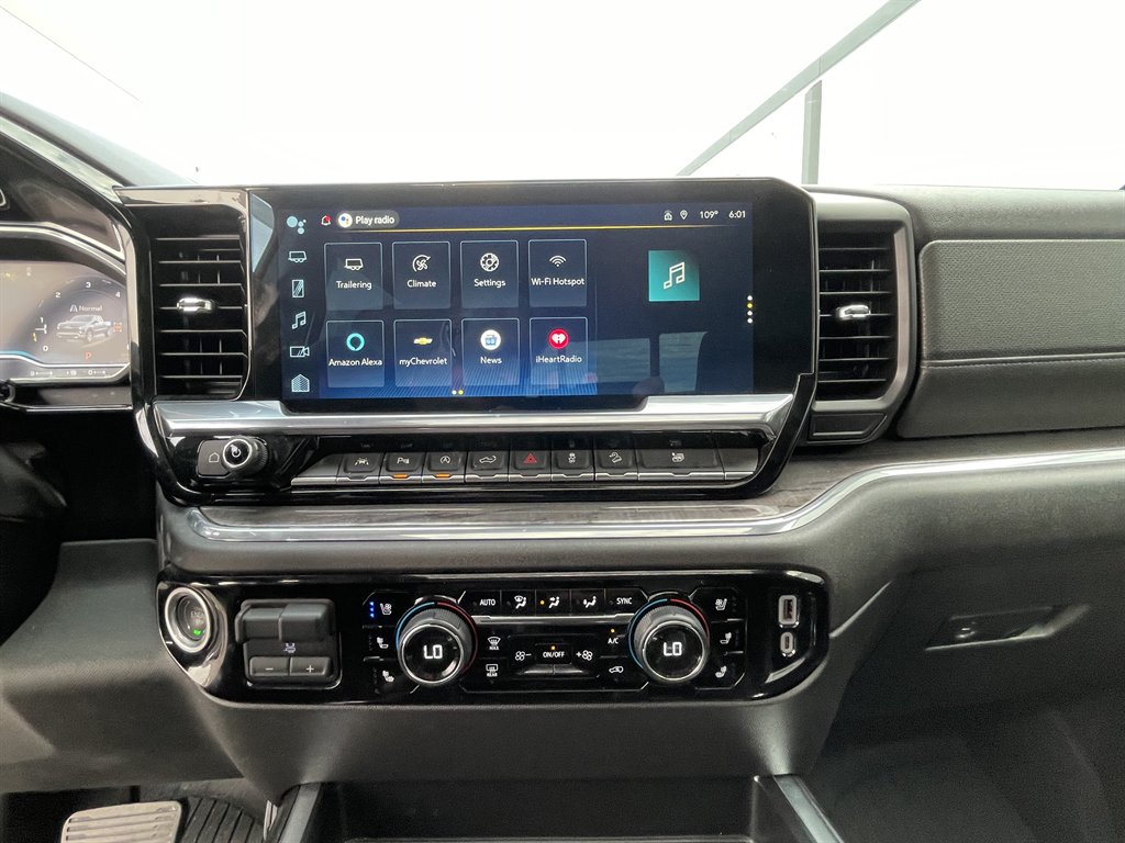 2024 Chevrolet Silverado 1500 - $38,990
