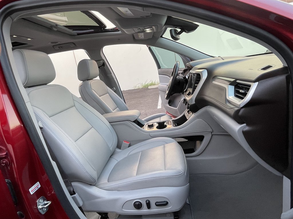 2021 GMC Acadia SLT photo