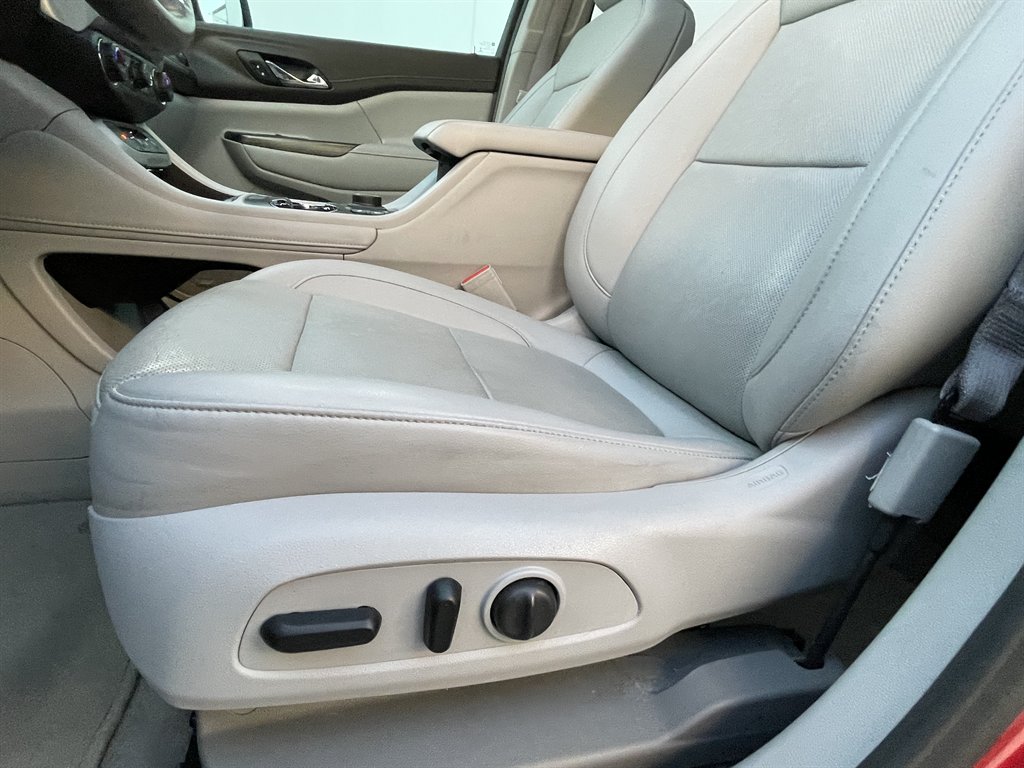 2021 GMC Acadia SLT photo