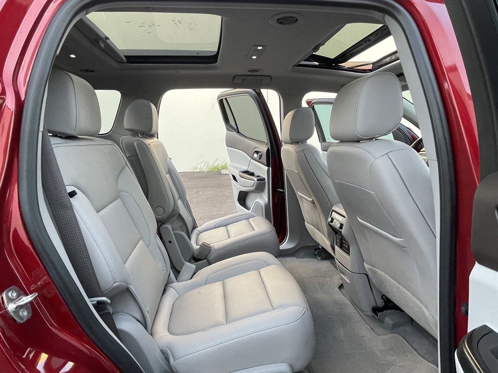 2021 GMC Acadia SLT photo