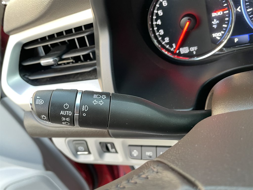 2021 GMC Acadia SLT photo