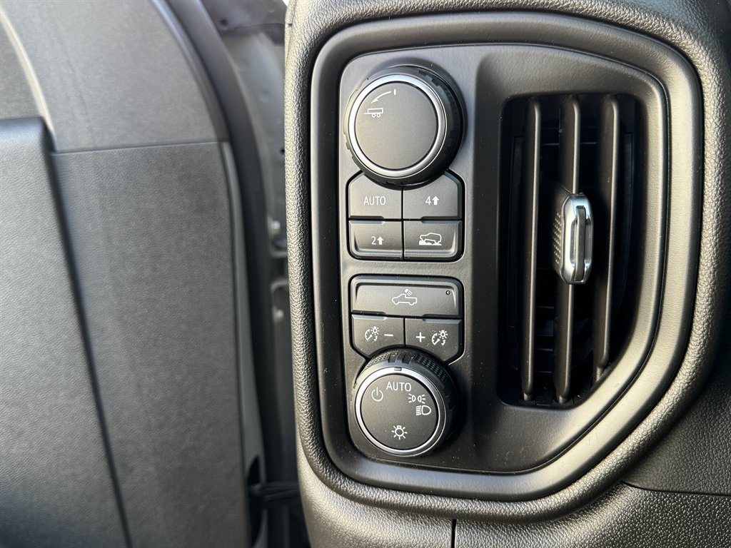 2024 Chevrolet Silverado 1500 4x4 - $24,990