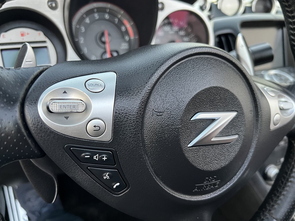 2010 Nissan 370Z Roadster photo