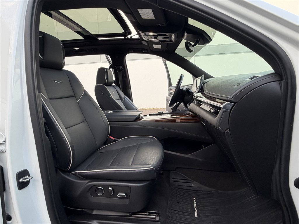 2023 Cadillac Escalade - $58,990
