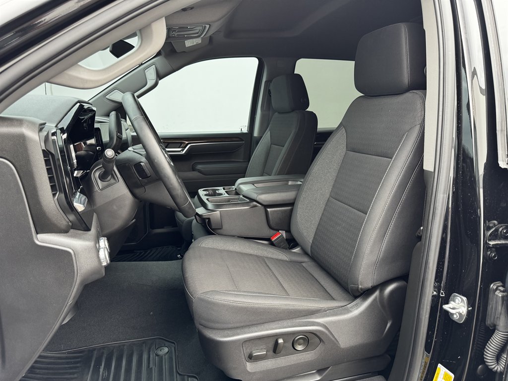 2025 GMC Sierra 1500 - $31,990