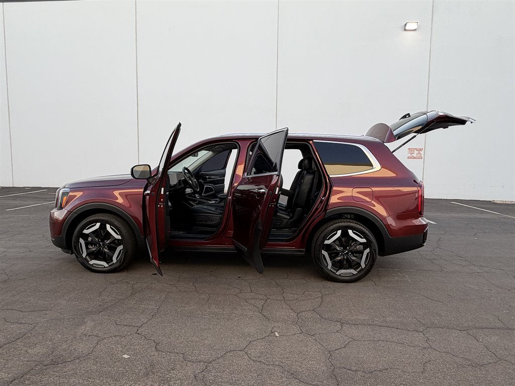 2023 Kia Telluride - $21,990