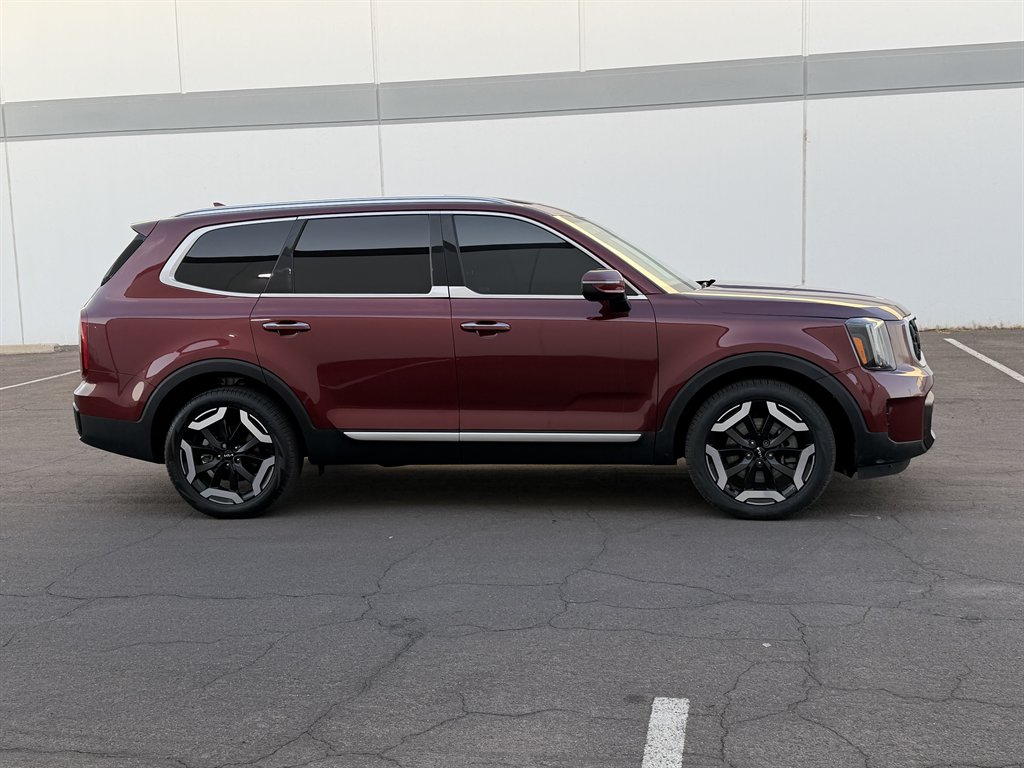 2023 Kia Telluride - $21,990