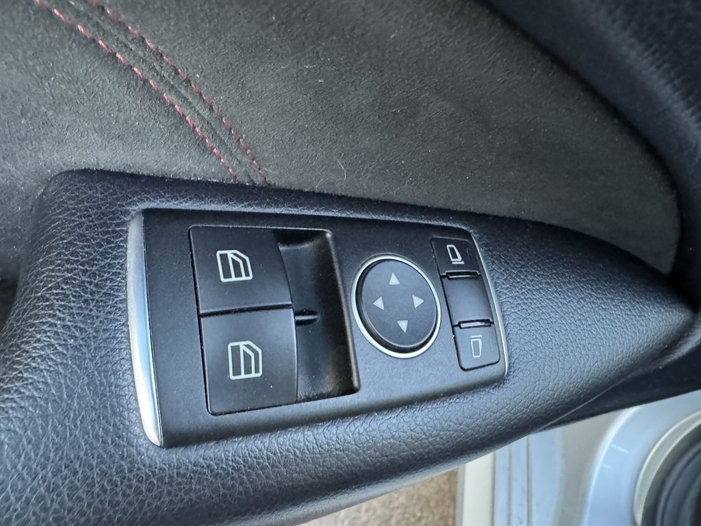 2015 Mercedes-Benz C-Class - $11,490