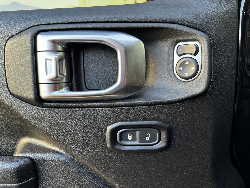 2023 Jeep Gladiator - $35,990