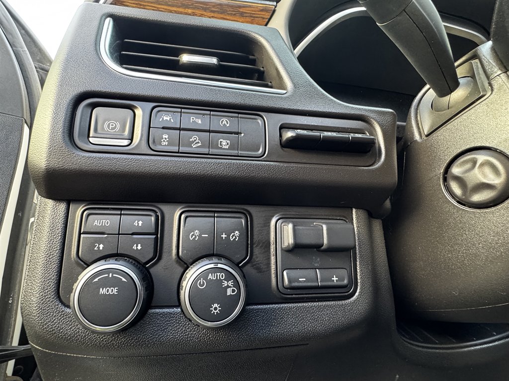 2023 Chevrolet Suburban - $44,990