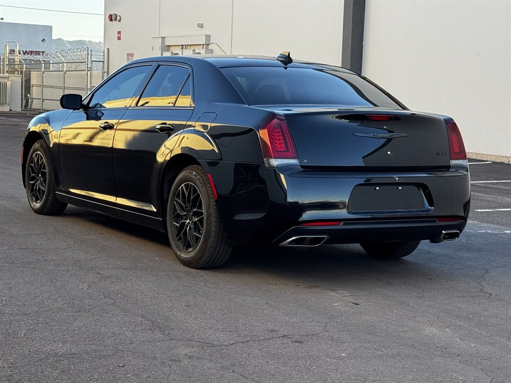 2023 Chrysler 300 - $15,990