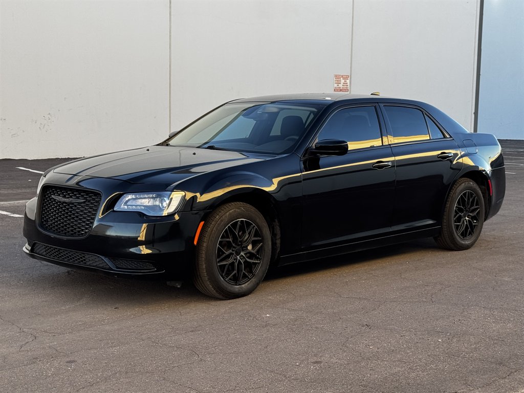 2023 Chrysler 300 - $15,990