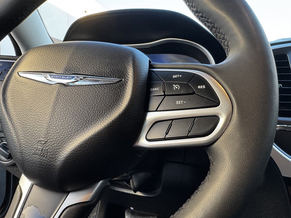 2023 Chrysler 300 - $15,990