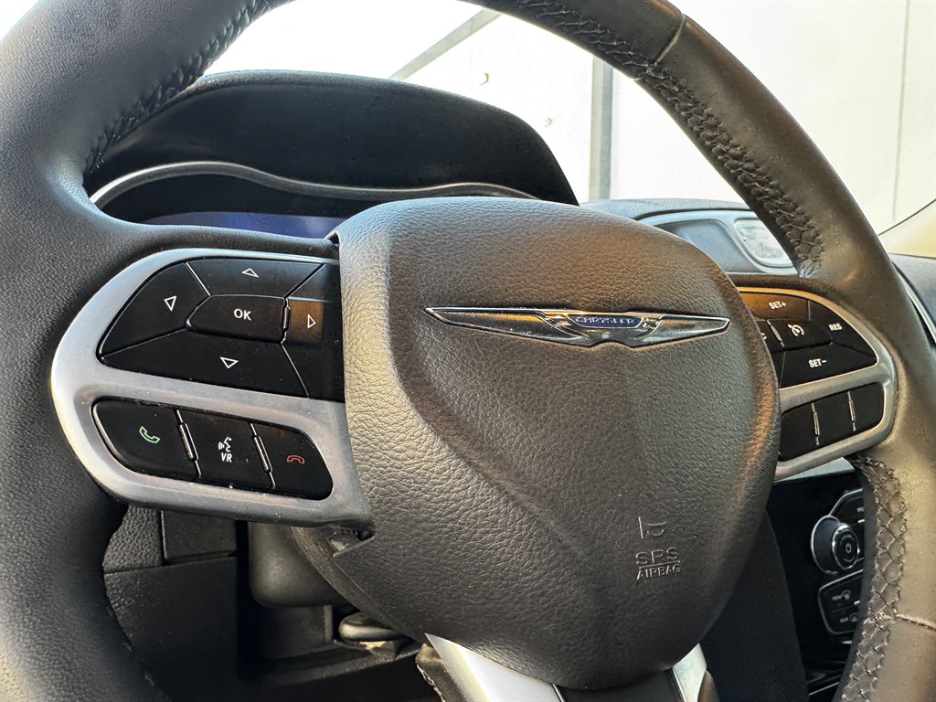 2023 Chrysler 300 - $15,990