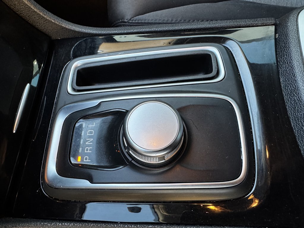 2023 Chrysler 300 - $15,990