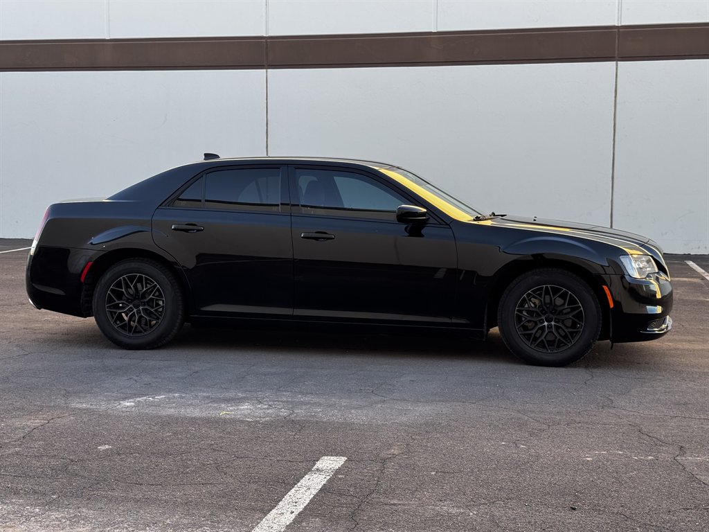 2023 Chrysler 300 - $15,990