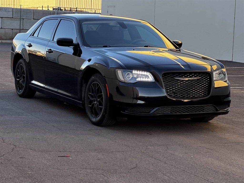 2023 Chrysler 300 - $15,990