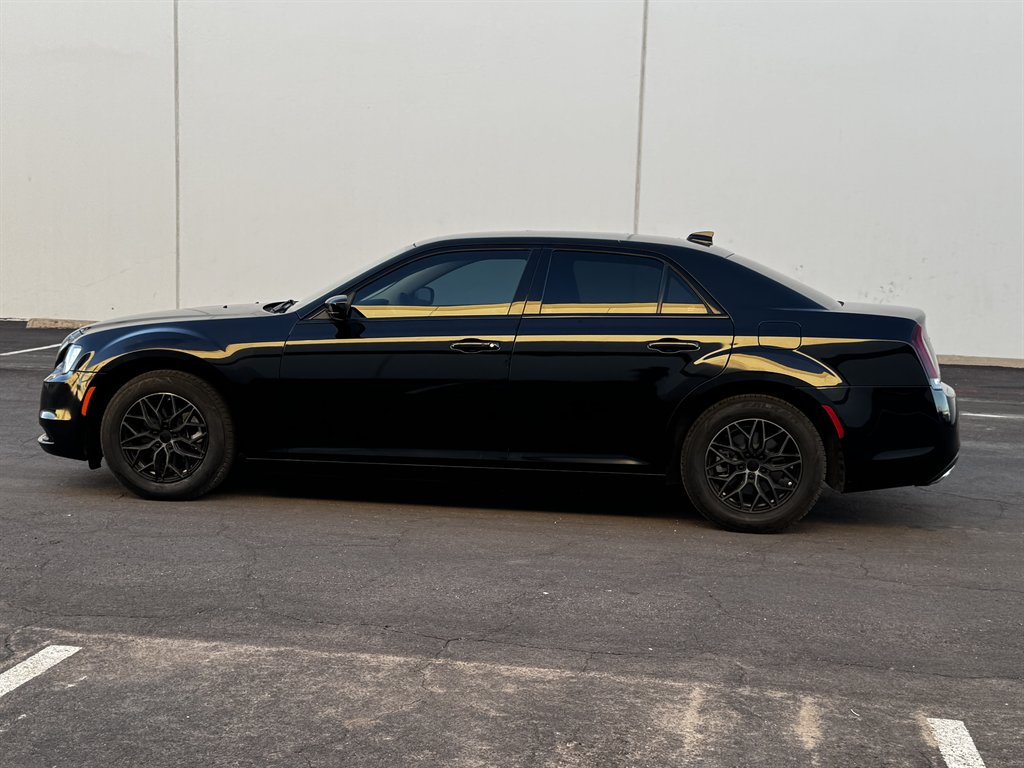 2023 Chrysler 300 - $15,990