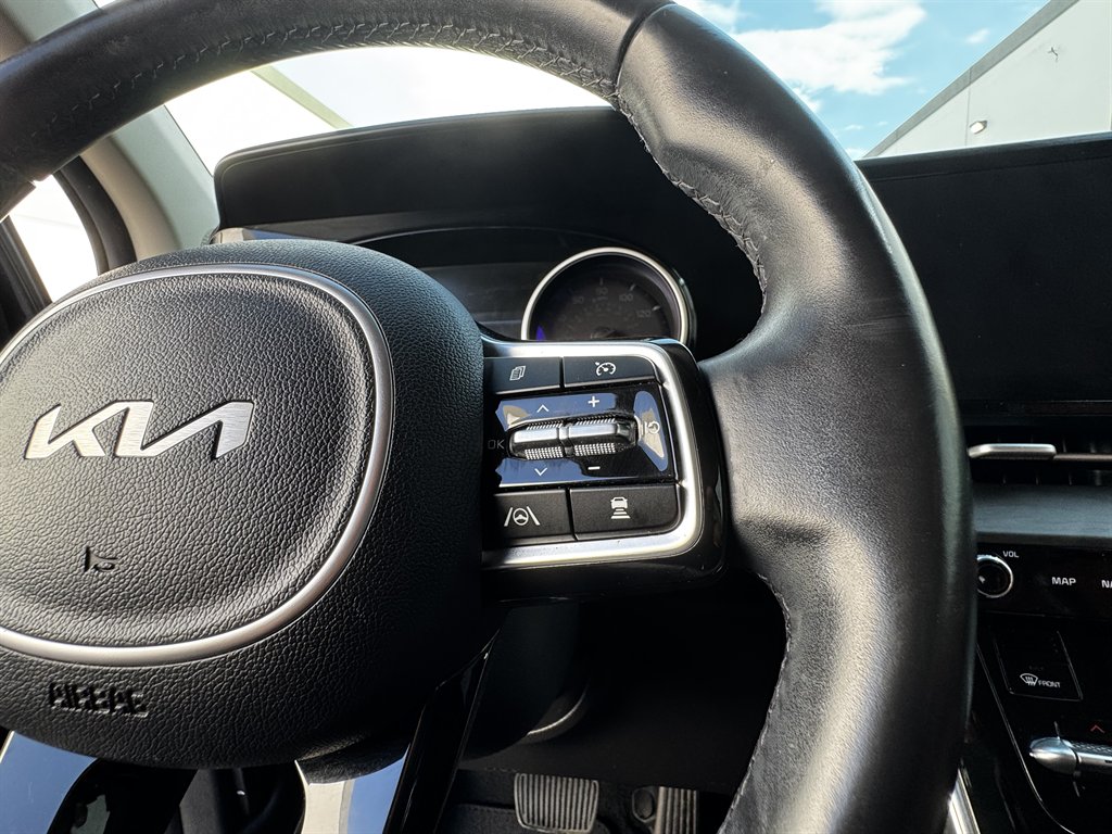 2022 Kia Carnival - $19,990