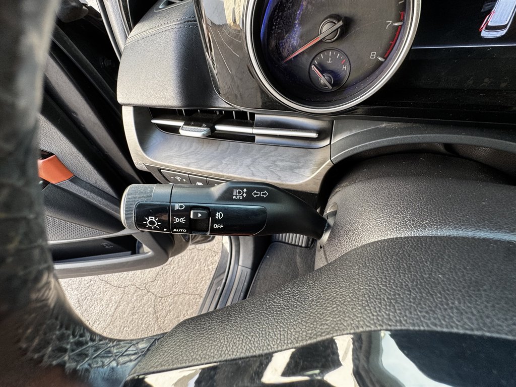 2022 Kia Carnival - $19,990