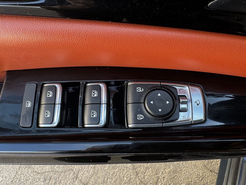 2022 Kia Carnival - $19,990
