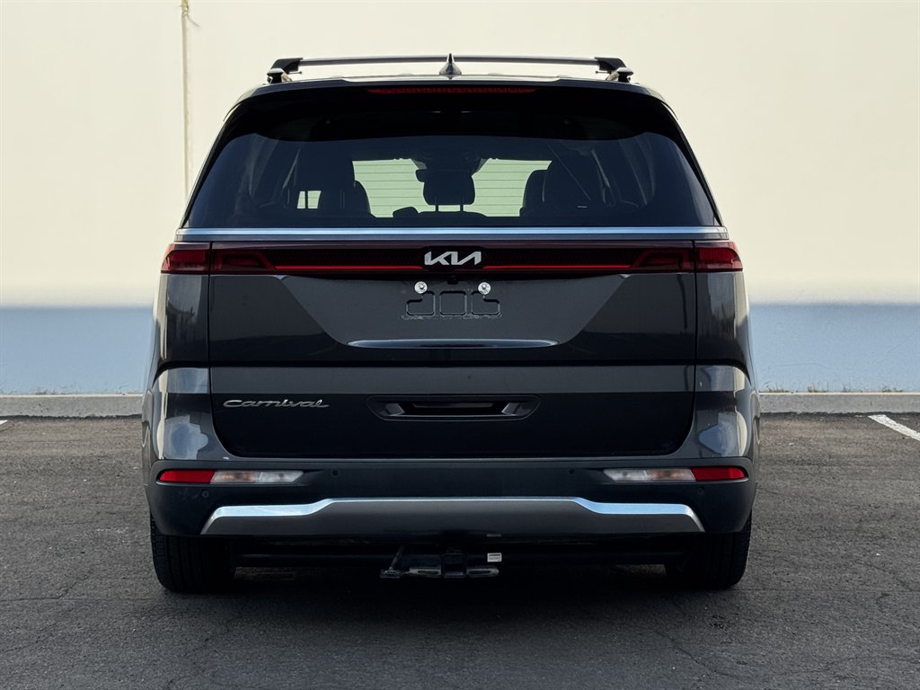 2022 Kia Carnival - $19,990