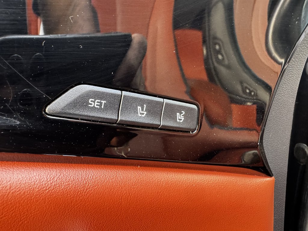 2022 Kia Carnival - $19,990