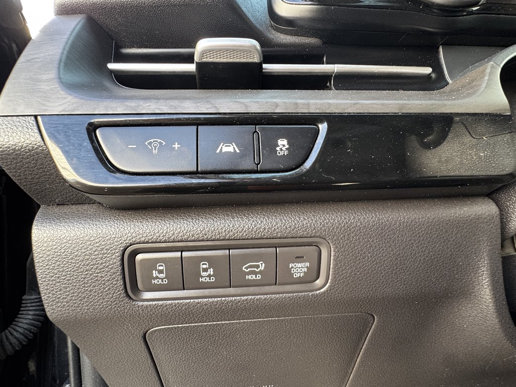 2022 Kia Carnival - $19,990